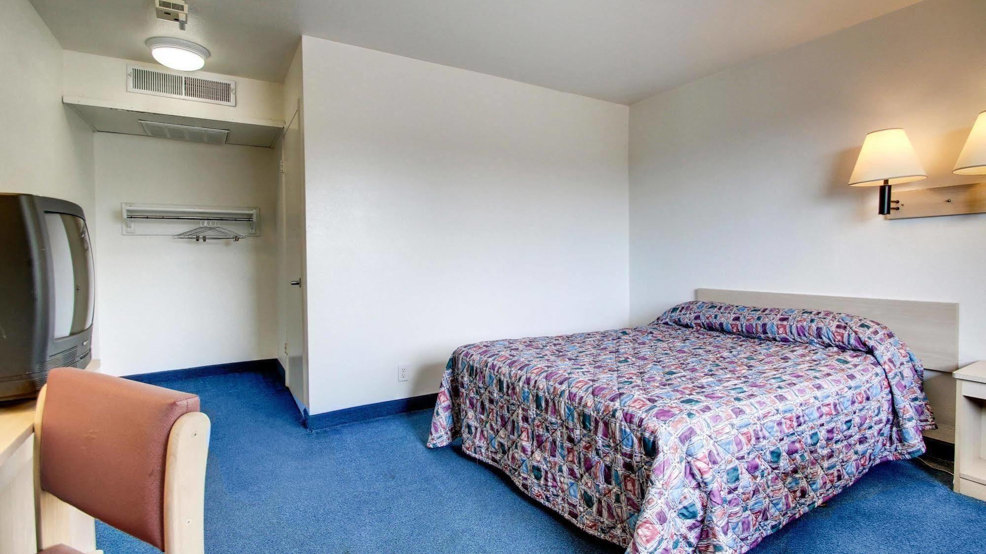 Motel 6 Des Moines South - Airport Exterior foto