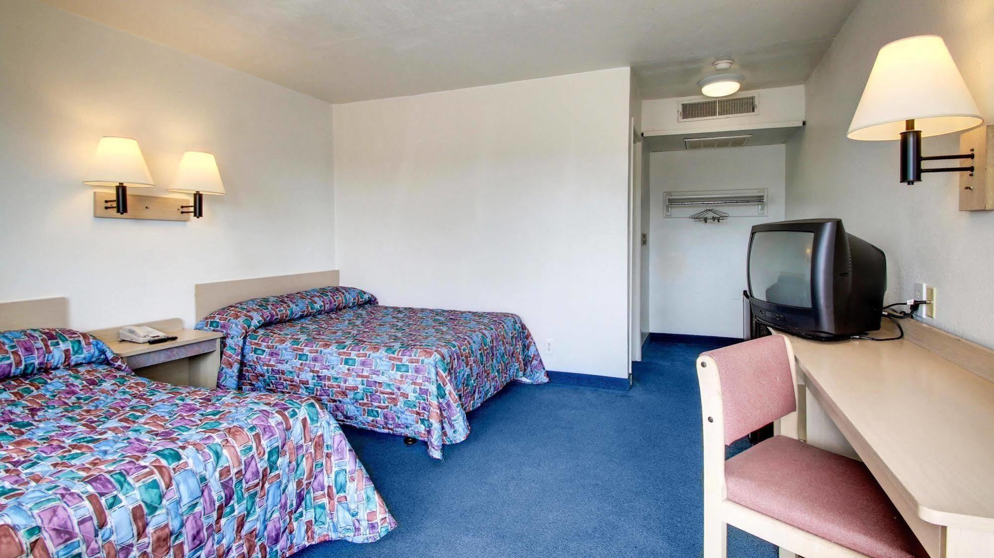 Motel 6 Des Moines South - Airport Exterior foto
